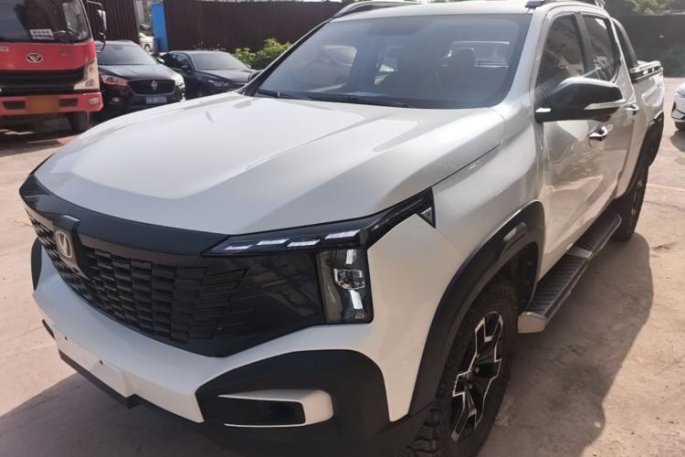 Used CHANGAN Hunter 2024 Knight Edition Flagship Model Dual-Motor All-Wheel Drive Standard Box