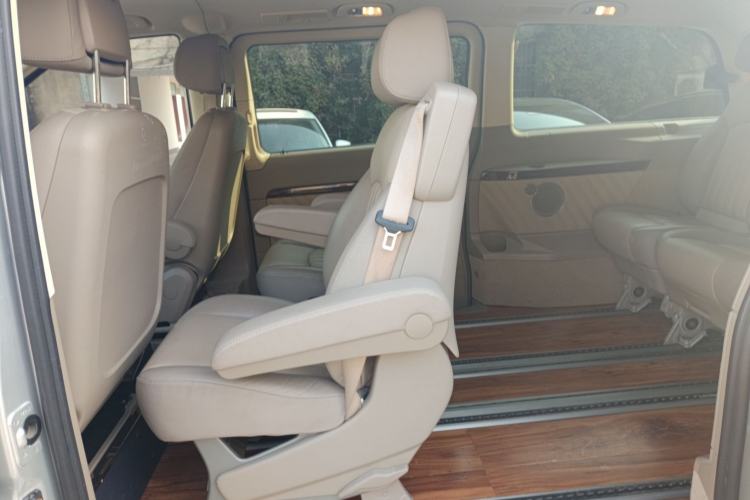 Used Mercedes-Benz Viano 2013 3.0L Comfort Edition