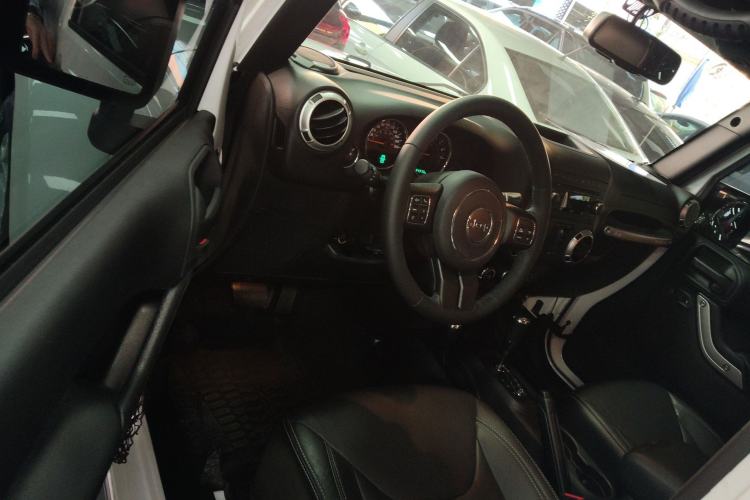 Used Jeep Wrangler 2015 3.0L Sahara Four-Door Comfort Edition