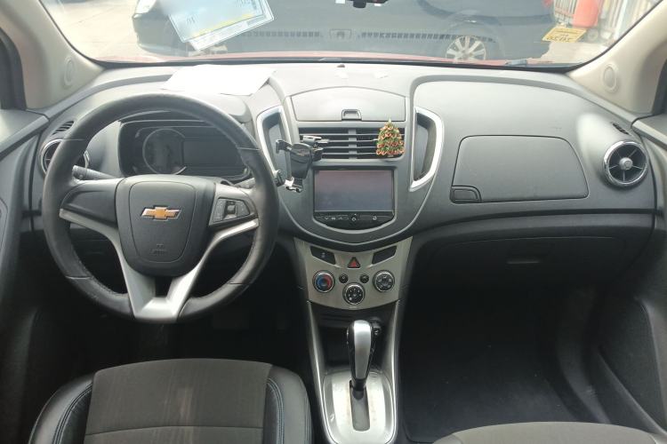 Used Chevrolet Trax 2014 1.4T Automatic Two-Wheel Drive Luxury Model Center Console