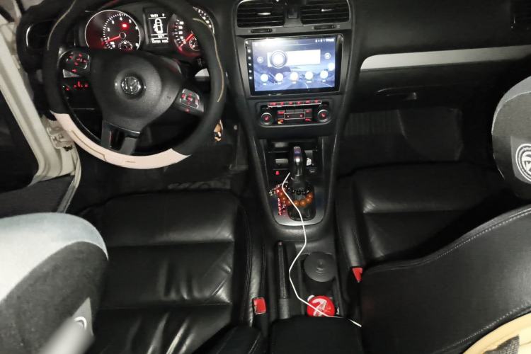 Used Volkswagen Golf 2012 1.4TSI Automatic Luxury Edition Center Console