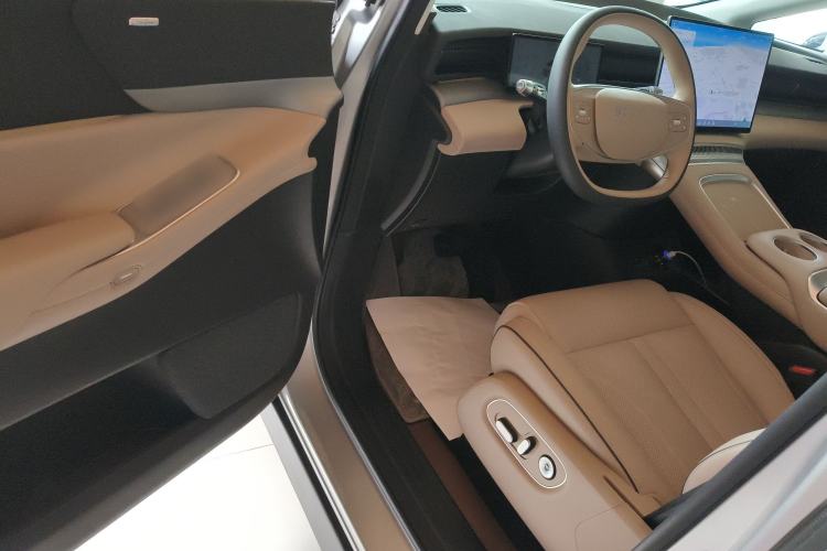 Used XPeng X9 2024 702 Ultra-Long Range Pro Driver Seat