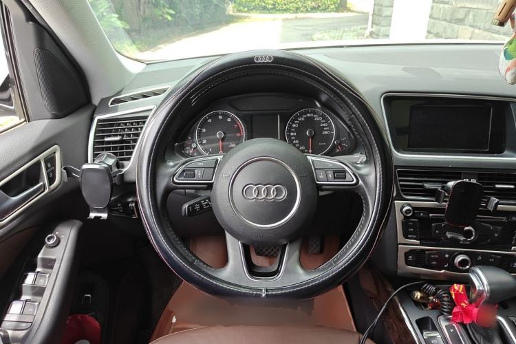 Used Audi Q5 2017 Plus 40 TFSI Ambition Model