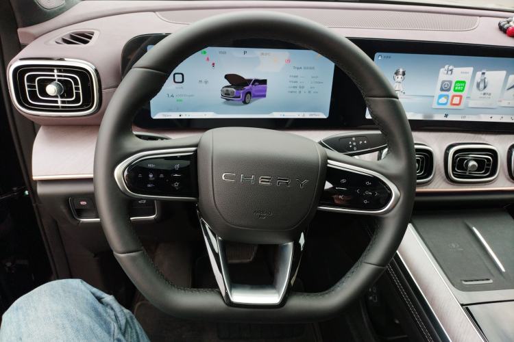 Used Chery Tiggo 9 2025 2.0T Dual-Clutch Two-Wheel Drive Luxury Edition 5 Seats Steering Wheel