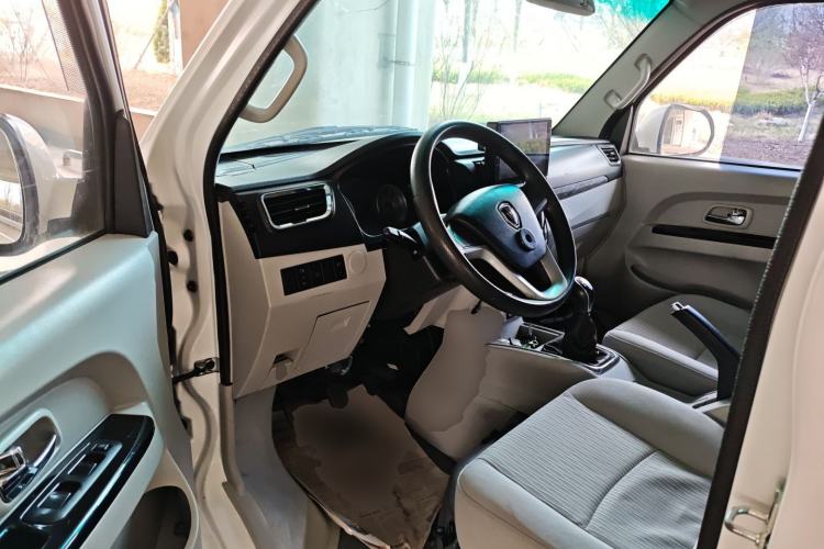 Used Jinbei New Hiace S 2022 1.5L Wealth Edition Air-Conditioner-Free Truck China VI Standard SWC15M Driver Seat