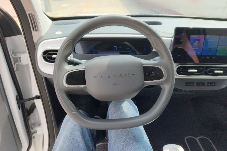 Used Livan Blue Balloon 2025 Model Dynamic Version Steering Wheel