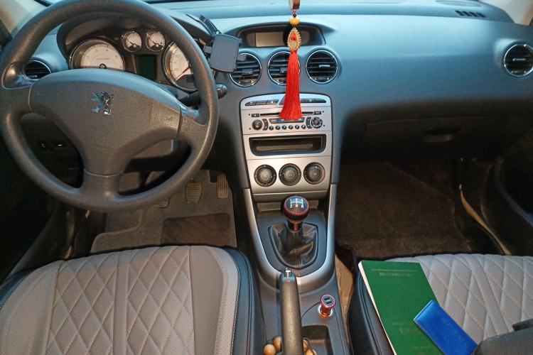 Used Peugeot 408 2011 1.6L Manual Comfort Edition Center Console
