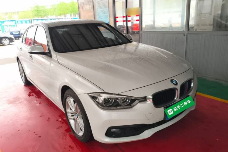 Used BMW 3 Series 2018 318i Front Right 45 Deg