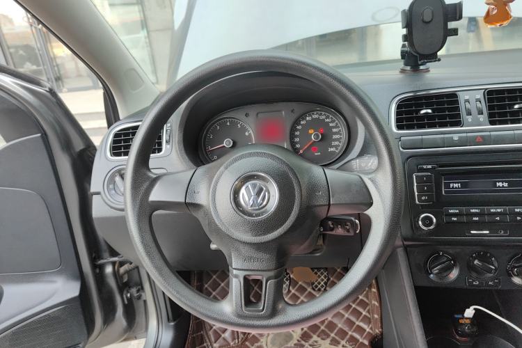 Used Volkswagen Polo 2011 1.4L Manual ZhiShang Edition
