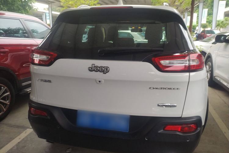 Used Jeep Cherokee 2016 2.0L Smart Version