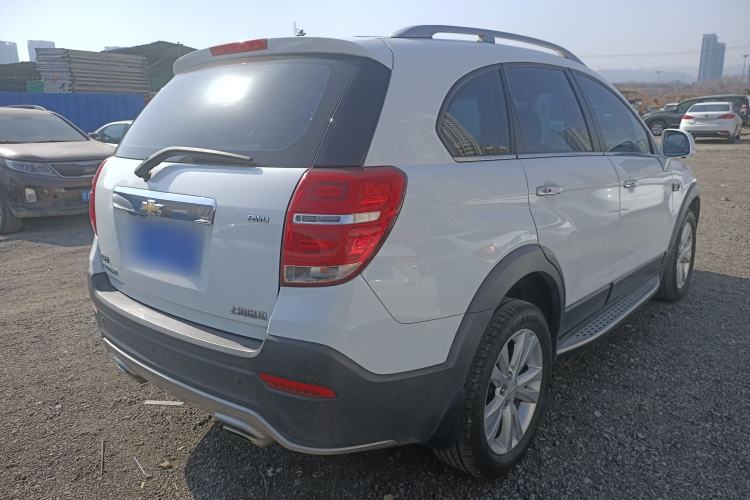 Used Chevrolet Captiva 2015 2.4L 4x4 Flagship Edition 7-Seater