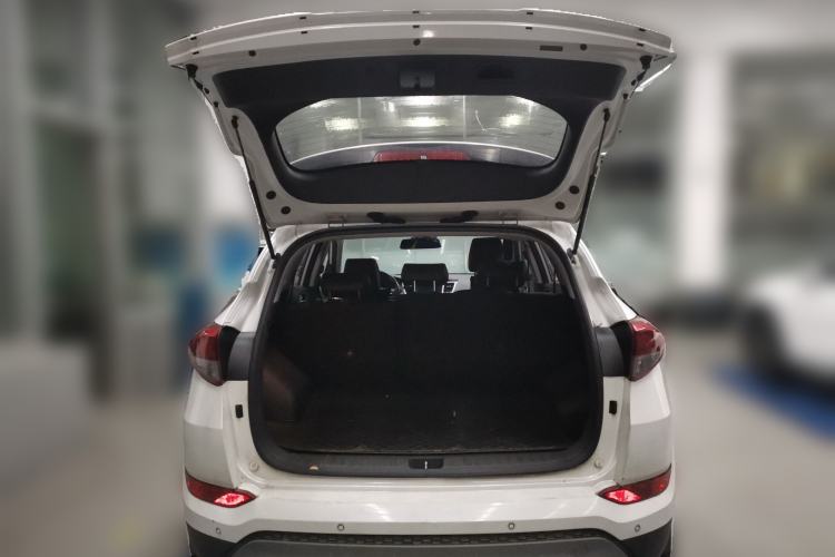 Used Hyundai Tucson 2018 1.6T Dual-Clutch Two-Wheel Drive 15th Anniversary Special Edition Trunk