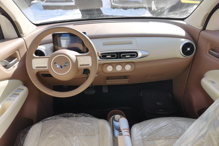 Used Wuling Hongguang MINIEV 2025 Four-Door Version Advanced Edition
