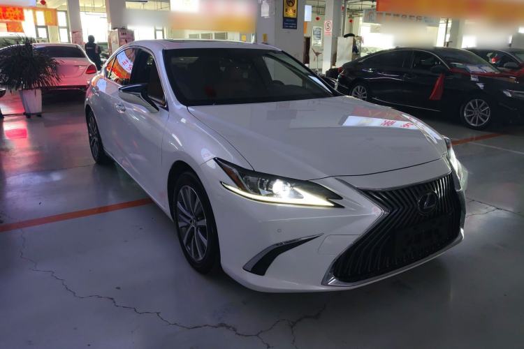 Used Lexus ES 2018 300h Premier Edition China V Standard