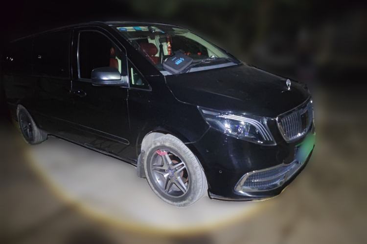 Used Mercedes-Benz Vito 2013 2.1T Elite Edition Front Right 45 Deg