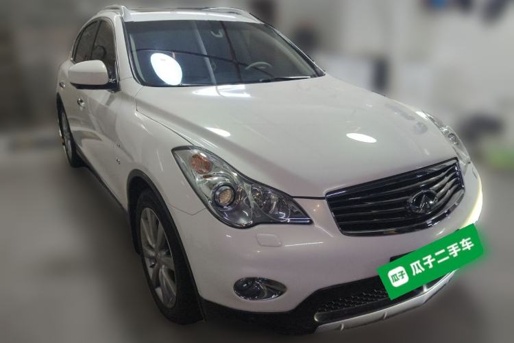 Used Infiniti QX50 2013 2.5L Two-Wheel-Drive Elegant Edition
