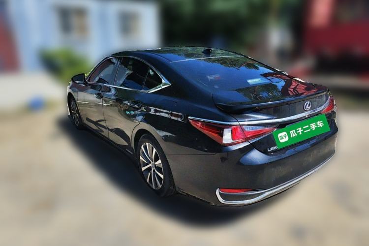 Used Lexus ES 2018 300h Premier Edition China VI Standard

