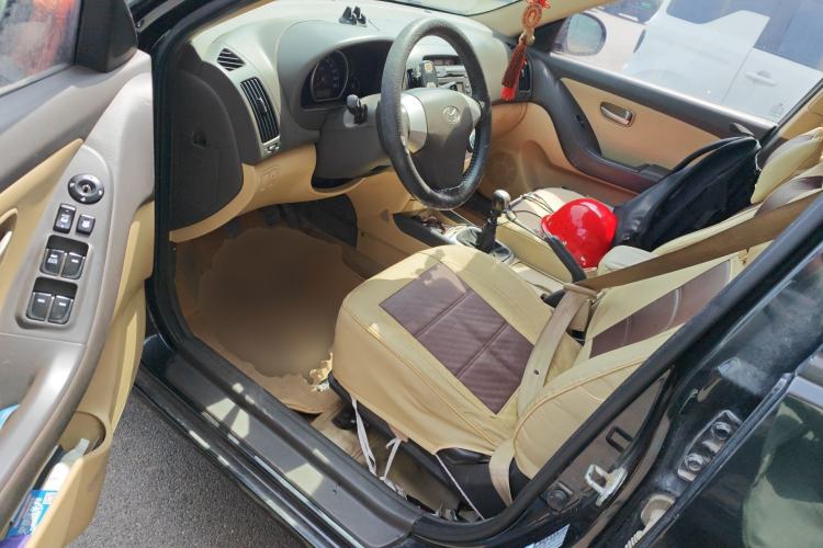 Used Hyundai Celesta 2010 1.6L MT GL Left Front Seat