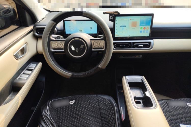 Used Wuling Bingo PLUS 2024 330 km Range Five-Seater Version Steering Wheel