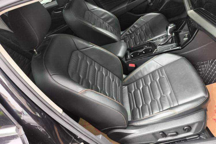 Used Volkswagen Passat 2020 330TSI Elite Edition China VI Right Front Seat