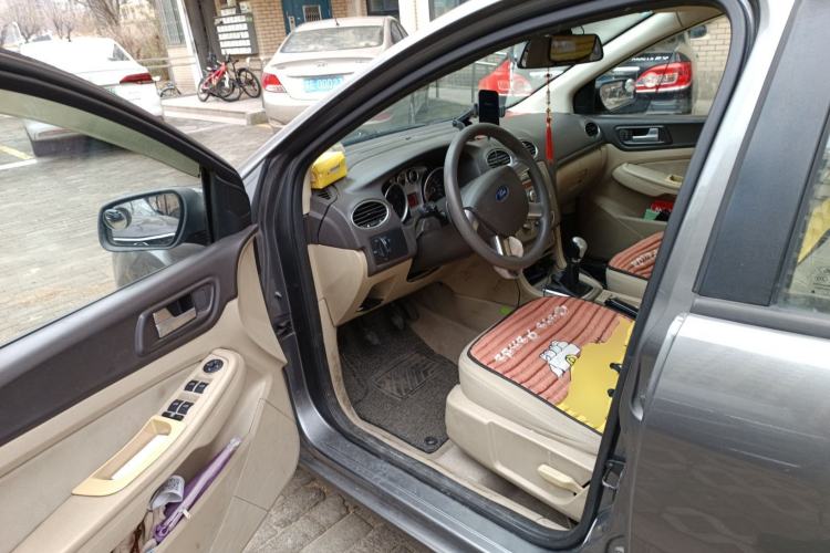 Used Ford Focus 2013 Sedan Classic 1.8L Manual Base Model
