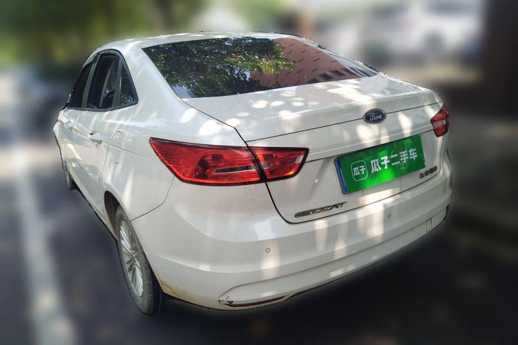 Used Ford Escort 2015 1.5L Manual Comfort Model
