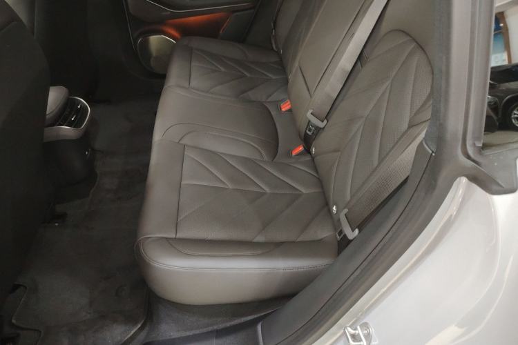 Used Nio ET5T 2025 75 kWh Touring Interior 4