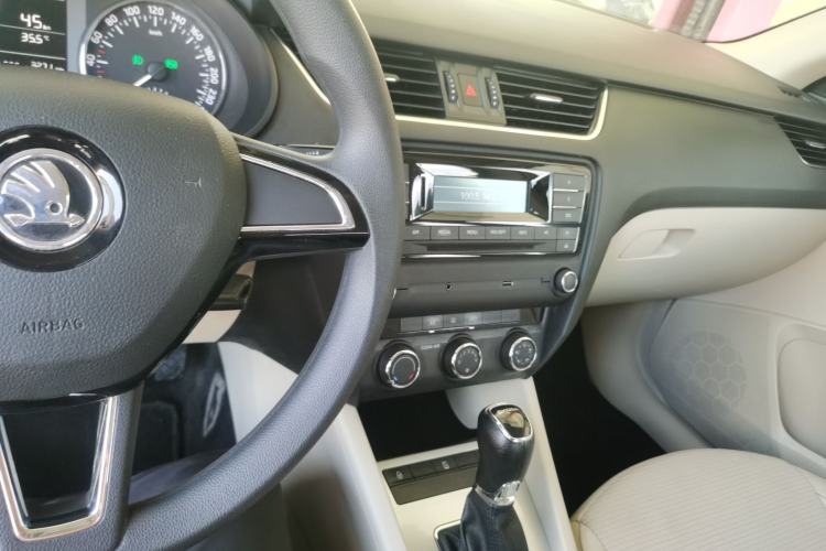 Used Skoda Octavia 2017 1.6L Automatic Chuanxing Edition
