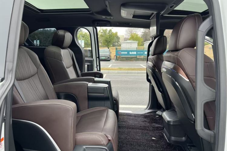 Used Toyota Granvia 2024 2.5L Hybrid Flagship ULTRA Edition
