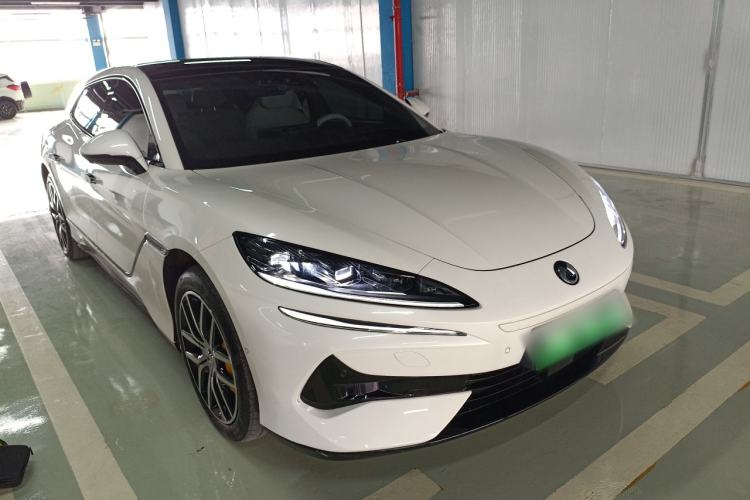 Used Denza Z9GT 2024 1100 Four-Wheel Drive Max Edition Front Right 45 Deg