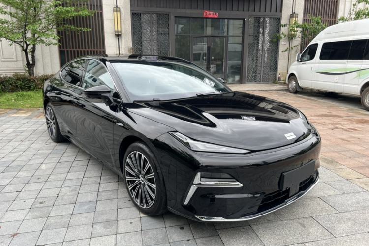 Used Geely Galaxy 8 2025 130km EM-P Starship Edition Exterior 1