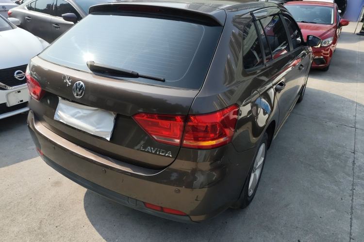 Used Volkswagen Gran Lavida 2013 1.6L Automatic Fashion Model