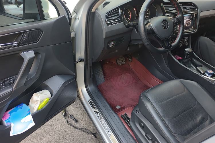 Used Volkswagen Tiguan L 2018 Facelift 330TSI Automatic Two-Wheel Drive Luxury Edition Driver Seat