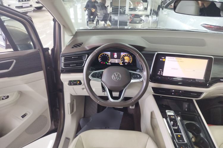 Used Volkswagen Viloran 2023 380TSI Luxury Edition