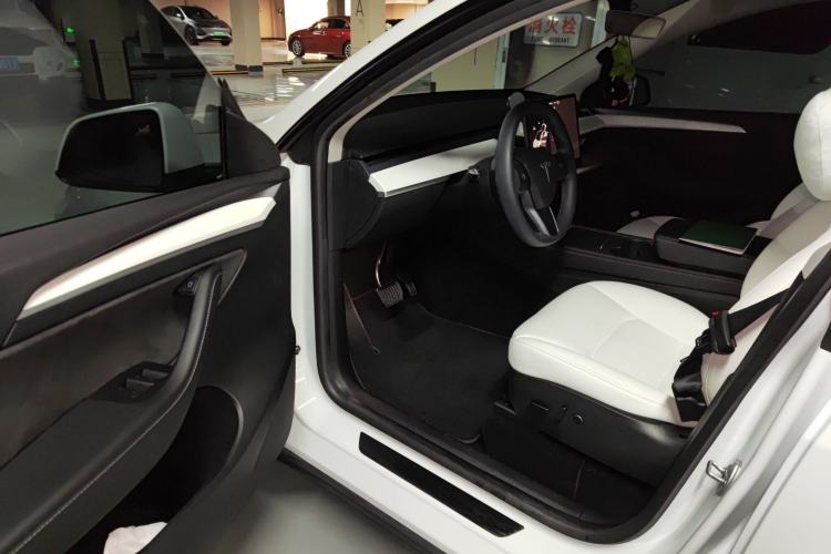 Used Tesla Model Y 2022 Rear-Wheel-Drive Version
