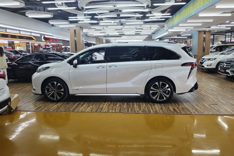 Used Toyota Granvia 2023 2.5L Hybrid Prestige VIP Edition
