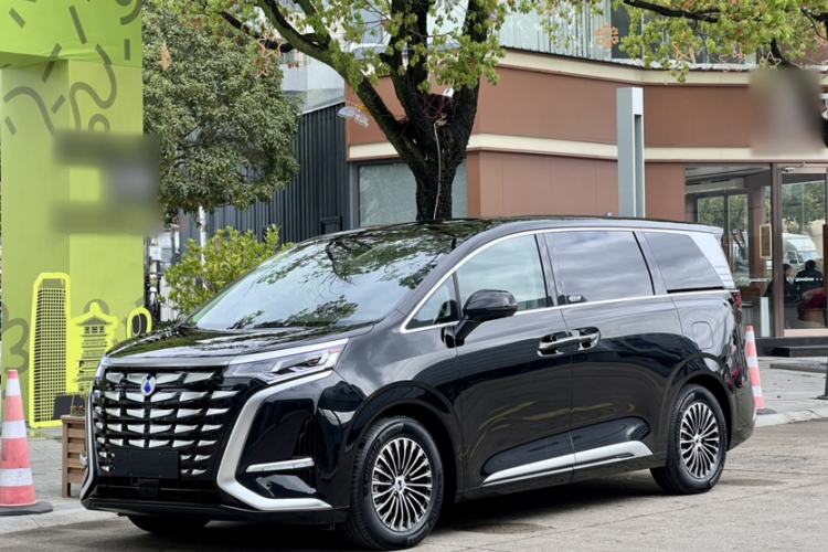 Used Denza D9 2024 DM-i 1050 Luxury Model