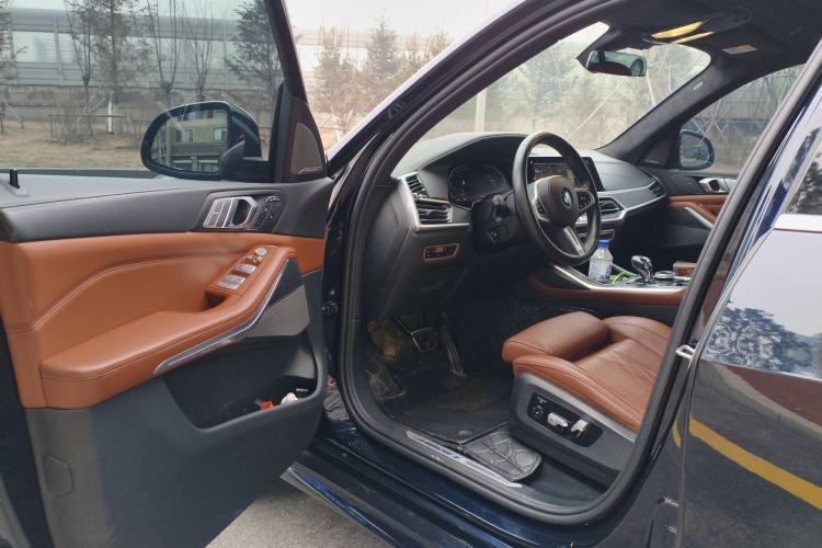 Used BMW X7 2022 xDrive40i Luxury M Sport Package Driver Seat