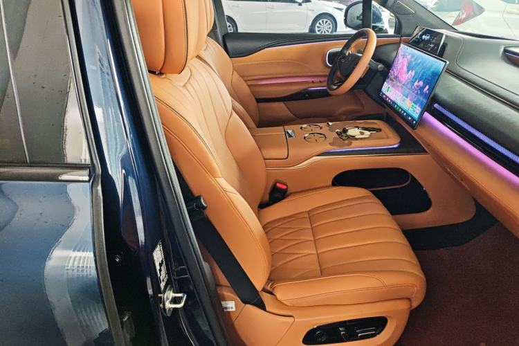 Used Hyptec HL 2025 700 Ultra Six-Seater All-Wheel-Drive LiDAR Version Right Front Seat