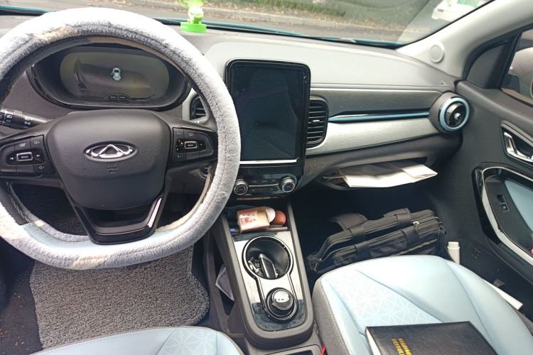 Used Chery QQ Little Ant 2022 Restyled Version Sweet Pink Edition Low-Sugar Version Lithium Iron Phosphate Battery 30.7 kWh 30 kW 301 km Center Console