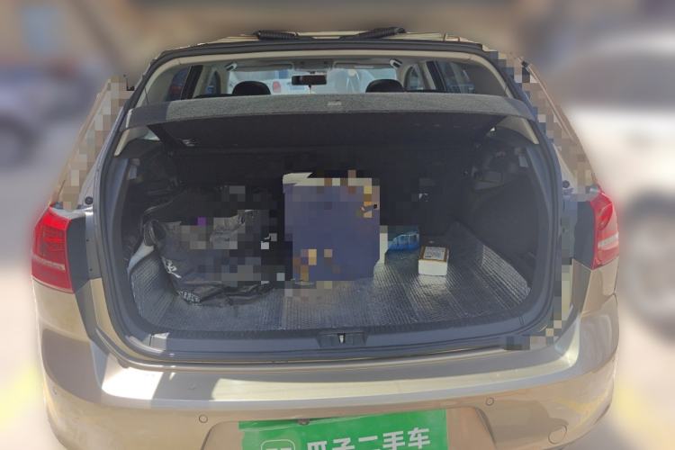 Used Volkswagen Golf 2016 230TSI Automatic Comfort Version Trunk