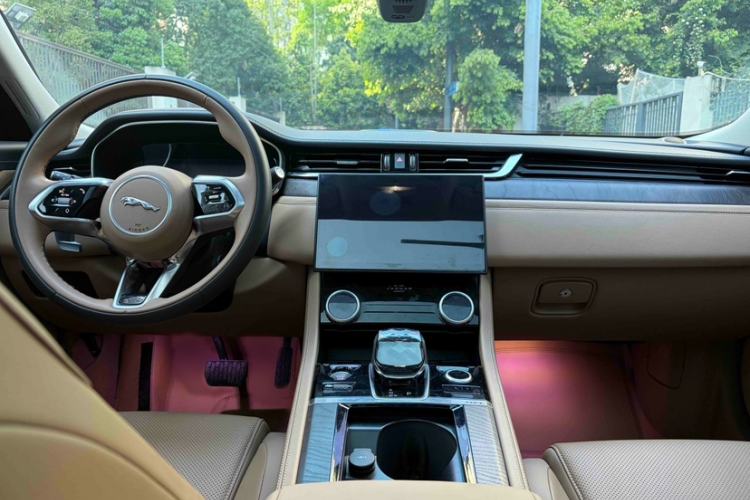 Used Jaguar XFL 2024 2.0T P250 Two-Wheel Drive Prestige Luxury Edition
