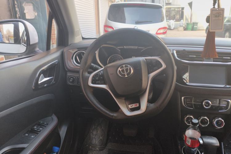 Used Brilliance V3 2016 1.5L Automatic Smart Version Steering Wheel