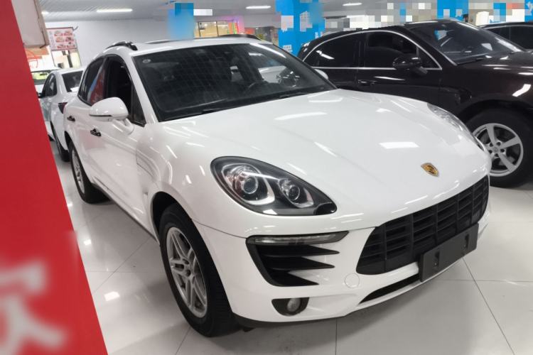 Used Porsche Macan 2017 Macan 2.0T Front Right 45 Deg