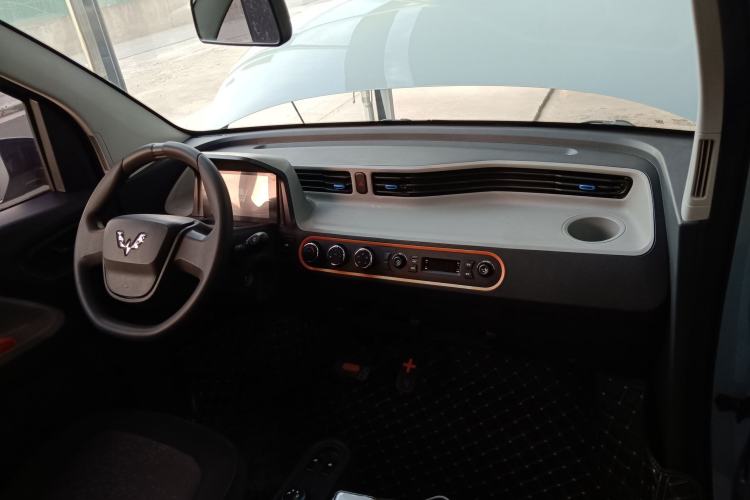 Used Wuling Hongguang MINIEV 2020 Freedom Version Lithium Iron Phosphate Center Console