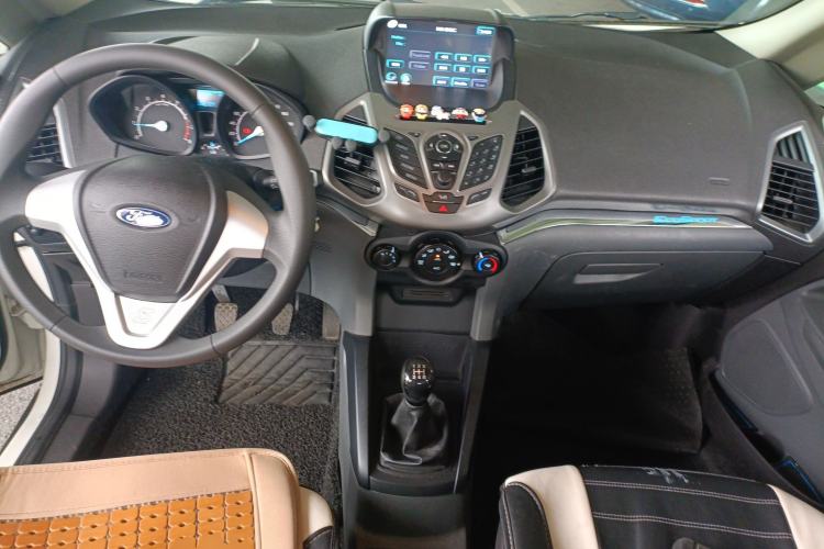 Used Ford EcoSport 2013 1.5L Manual Comfort Model Center Console