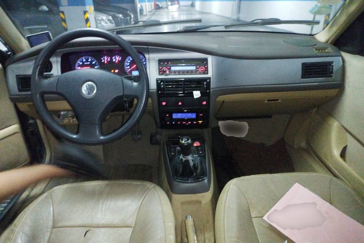 Used Volkswagen Santana Vista 2008 1.8L Manual Comfort Edition Center Console