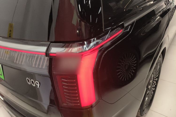 Used Zeekr 009 2024 7-Seater Walk-Through Version Four-Wheel Drive 108 kWh
