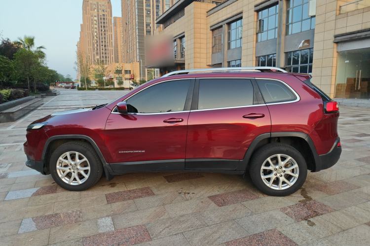 Used Jeep Cherokee 2017 2.0L Superior Edition