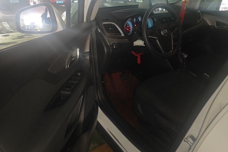 Used Buick Encore 2015 1.4T Automatic Two-Wheel Drive Urban Elite Version Interior 1